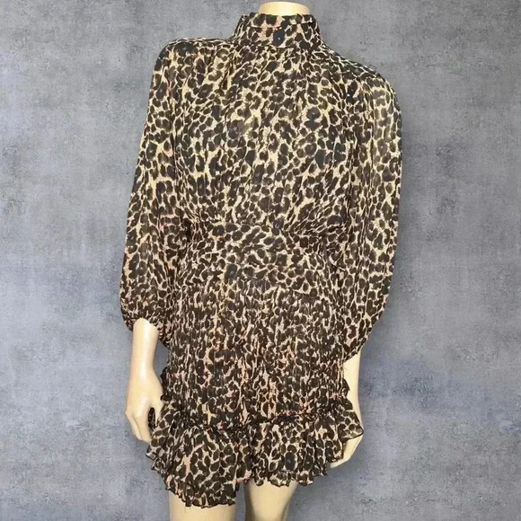 Women’s Chic Leopard Print Smocked Mini Dress size Small - Picture 2 of 11
